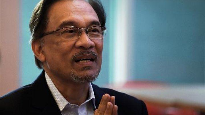 السجن خمس سنوات لزعيم المعارضة الماليزي بعد إدانته بـ"المثلية الجنسية"
