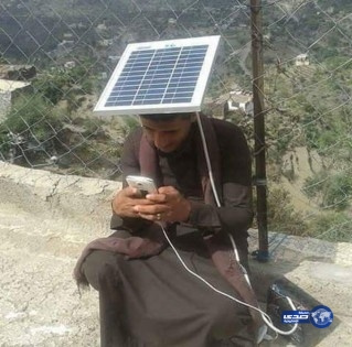بسبب إدمان “الواتس أب”… يمني يبتكر طريقة لشحن هاتفه