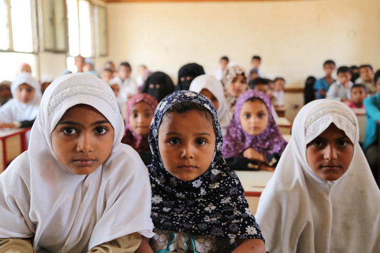 16.3 ملايين دولار لدعم التغذية المدرسية باليمن وتشجيع الفتيات على التعلم