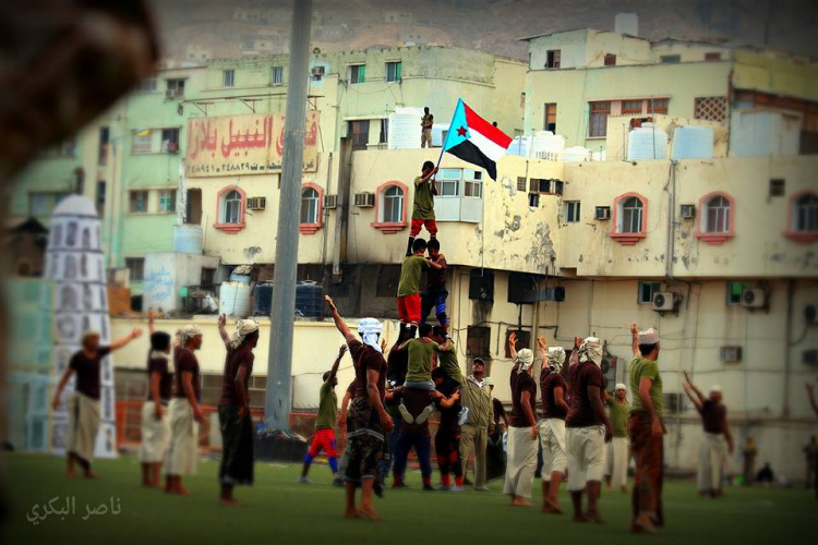 في مهرجان كرنفالي كبير بمناسبة أعياد نوفمبر.. الزبيدي: في هذه اللحظة الفارقة نتمنى من الجميع استشعار الخطر ونبذ الفرقة والتشظي فلا مزيد للمناكفات والعبث (صور)