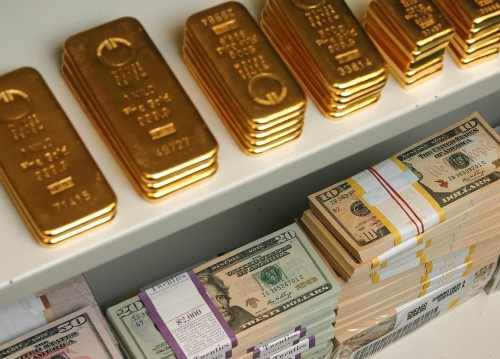  أكبر هبوط للذهب في 5 أسابيع بسبب الدولار