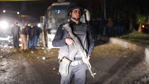مصـر.. ارتفاع قتلى انفجار الحافلة السياحية إلى 3 وإصابة 10 سائحين بمنطقة الهرم