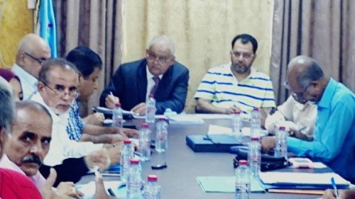 الوالي يرأس اجتماعاً لأعضاء الهيئة التنفيذية ونواباهم بانتقالي العاصمة عدن