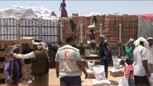 تضم 1000 سلة غذائية.. إغاثة #إماراتية لسكان مديرية المحفد بمحافظة أبين 