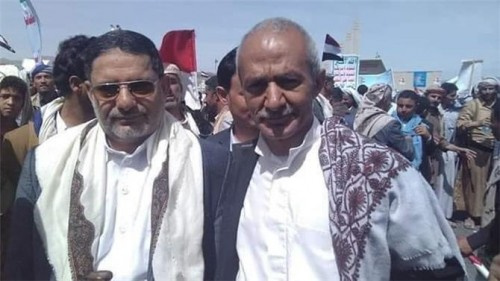 "فضيحة".. شاهد بالصورة  قيادات إصلاحية تشارك بمسيرات حوثية في تعز بمرور أربع سنوات على الحرب