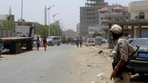 مسلحون يغتالون جندياً بالممدارة ومقتل احد الجناة