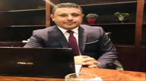 إعلامي جنوبي يهاجم القيادات الشمالية ويقول : "نعمة الفنادق حولت دمائهم إلى ماء " !!