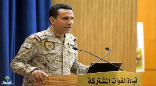 المالكي يستعرض الأسلحة التي ضبطت في منفذ شحن ويكشف عن إجراءات لحماية المدنيين والأطفال