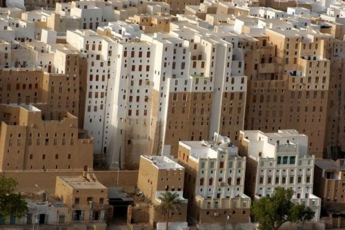 بدء الأعمال التنفيذية لترميم البوابة الرئيسية لمدينة شبام التاريخية