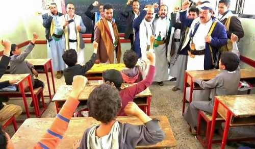 "هيا بنا نقتل".. درس الحوثي الوحيد الذي يلقنه لطلابه في المدارس..