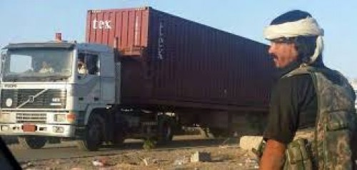 الحزام الأمني في يافع يصدر قراراً بتنظيم حركة سير شاحنات النقل الثقيل ويحدد توقيت مرورها