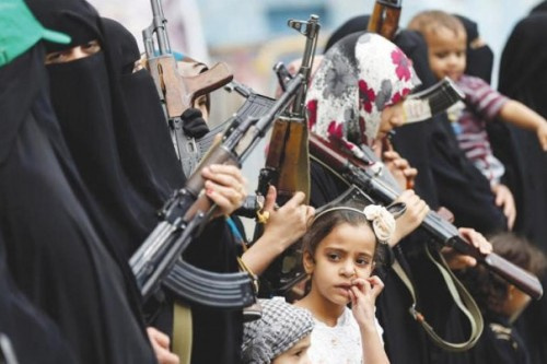 "الزينبيات".. كتائب #الحوثيين النسائية وعصاهم الغليظة ضد النساء في #اليمن
