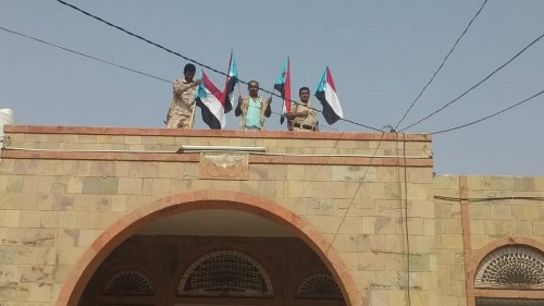 بمناسبة يوم الارض الجنوبية.. انتقالي ردفان يدشن حملة رفع أعلام الجنوب