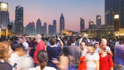  الإمارات تعفي مرافقي السياح من التأشيرات