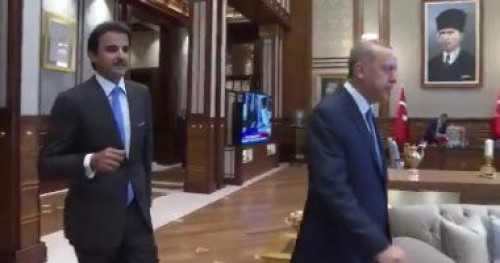 الدوحة تسعى للسيطرة على مواقع التواصل الاجتماعي.. قطريليكس يكشف التفاصيل