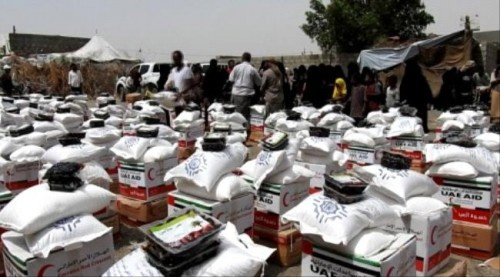 الهلال الأحمر الإماراتي يوزع كسوة العيد ومعونات غذائية في الساحل الغربي