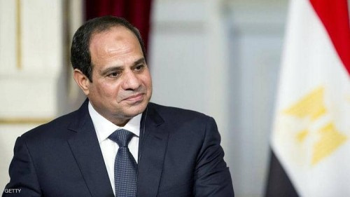 السيسي يفاجئ مسؤولا مصريا: "أنت بتقبض كام"؟