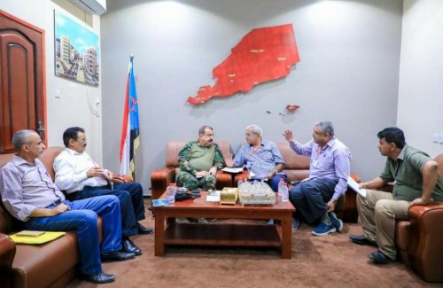 اللواء بن بريك يلتقي هيئة إدارة مستشفى باصهيب العسكري 