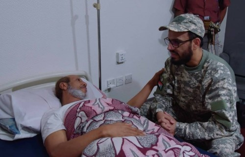 نائب الرئيس يطمئن على أحوال جرحى معارك #شبوة من القوات الجنوبية