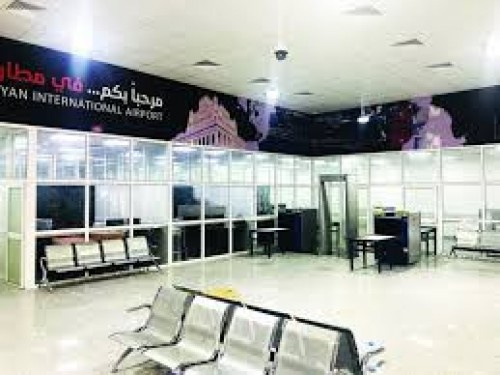 الإمارات تنقل مواطنين من ابناء سقطرى إلى محافظتهم بعد أن علقوا في المكلا
