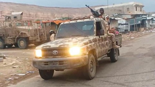 المقاومة الجنوبية تستهدف تعزيزات مليشيا الاصلاح في المحفد قادمة من #شبوة