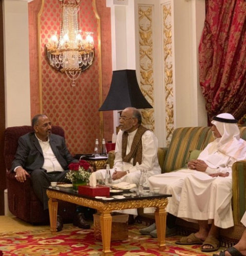 الرئيس الزُبيدي يلتقي رئيس حزب رابطة أبناء الجنوب العربي الحر السيد عبدالرحمن الجفري