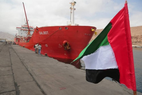 ميناء المكلا يستقبل باخرة إماراتية ثانية تحمل مشتقات نفطية لدعم محطات كهرباء ساحل #حضرموت