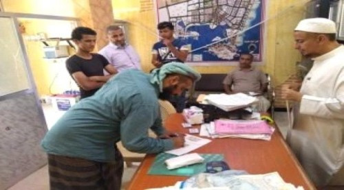 التحالف يقدم مساعدات مالية لأصحاب المنازل المتضررة في #العاصمة_عدن