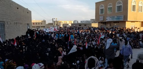 انتقالي المهرة ينظم مهرجاناً جماهيرياً حاشداً احتفالاً بذكرى ثورة أكتوبر بمشاركة الألاف من أبناء المحافظة 