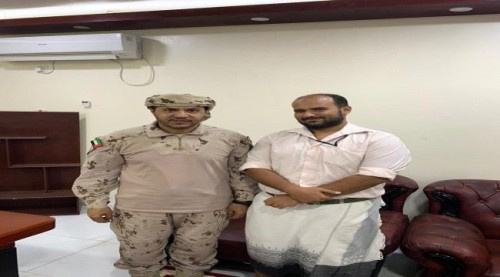 #التحـالف_العربي يكرم العقيد الطيّار خالد عمر الهتاري