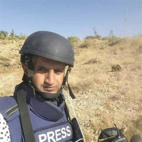 "التفاصيل الكاملة" حول اعتقال مصور صحفي ومقتل واصابة شخصين في #تعز