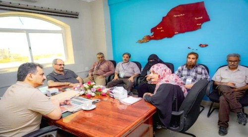 أمين عام الانتقالي يشدد على ضرورة تفعيل الدور الرقابي لمكتب الخدمة المدنية والتأمينات بـ#العاصمة_عدن
