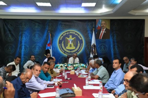 الجعدي يترأس اجتماعاً مشتركاً لرؤساء دوائر الأمانة العامة والهيئة التنفيذية لانتقالي العاصمة عدن