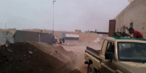 تجدد الاشتباكات العنيفة بين المقاومة الجنوبية مدعومة من قبائل باكازم ومليشيا الإصلاح