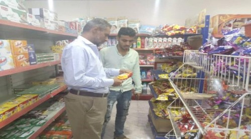 حملة الرقابة تواصل ضبط أسعار المواد الغذائية وأوزان خبز القوالب الروتي بالبريقة