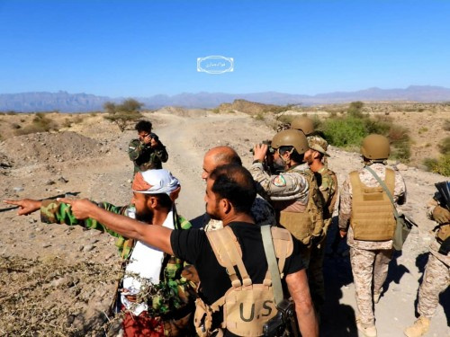 نائب قائد #التحالف_العربي يزور قيادة العمليات المشتركة والخطوط الأمامية لجبهات محور #الضالع