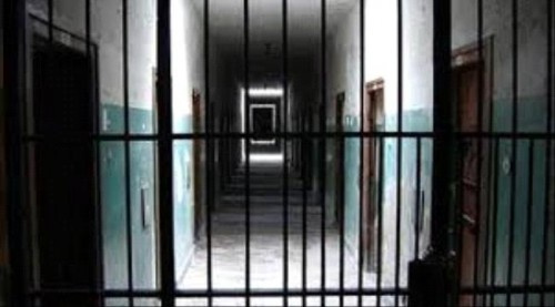 ناجِ من سجون الاصلاح ب#شبوة : السجانين في عتق هم من الاخوان والحوثيين