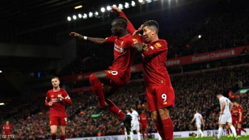 ليفربول يواصل تحليقه في صدارة الدوري بهدفين لصلاح وماني