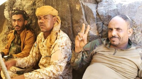 مندوب #التحالف_العربي  يزور جبهة الأزارق ب#الضالع