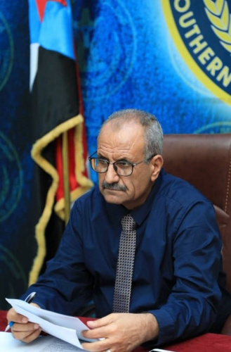 قيادي بالانتقالي ينتقد رئيس مجلس النواب اليمني