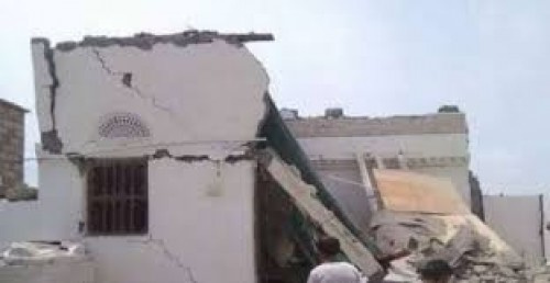 مليشيا #الحوثي تشن قصفاً عنيفاً على منازل المدنيين في التحيتا جنوب #الحديدة