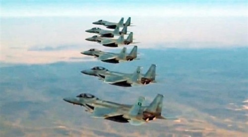 غارات جوية للتحالف على معسكر لمليشيا الحوثي في مكيراس