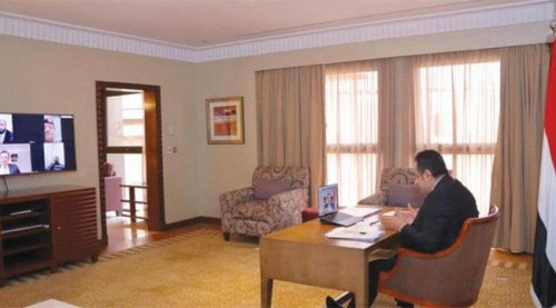 اجتماع عاصف للحكومة اليمنية.. ووزير المالية يفجرها مدوية بوجه وزير الدفاع: صرفنا لك 497 مليار ريال ولم تدفع منها رواتب المقاتلين