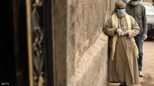 أسرة مصابة بـ"كورونا" تعزل قرية كاملة في مصر