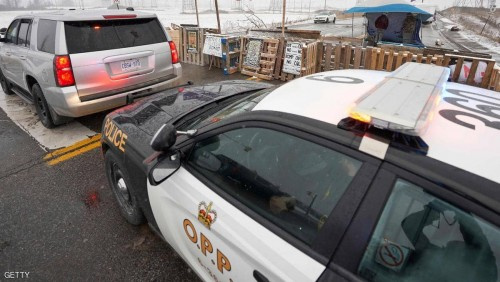 مسلح يقود سيارة شرطة ويرتكب "مذبحة" بكندا