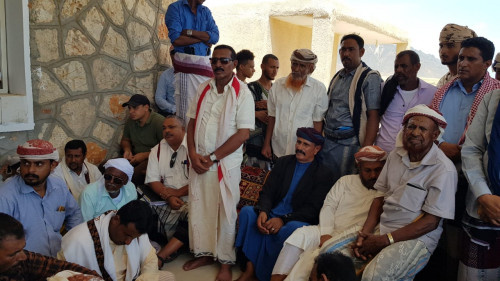 مشائخ ومقادمة سقطرى في اجتماع موسع يباركون إعلان الإدارة الذاتية ويعتبرونه مساراً صائباً للتحرر من هيمنة الإصلاح