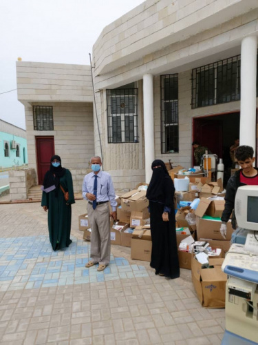 اتحاد الأطباء في ألمانيا ومؤسسة لأجلك ياعدن يرفدان مستشفى الجمهورية بمعدات طبية ووقائية