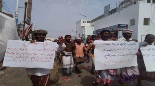 تظاهرة حاشدة في أبين تندد بقصف الإخوان لسكان زنجبار