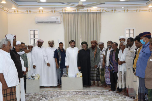 السلطان بن عفرار وقيادة انتقالي المهرة يناقشان مستجدات الأوضاع بالمحافظة