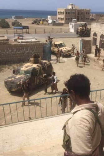 عاجل.. القوات الجنوبية تحكم سيطرتها على حديبو وتطهر عدد من المباني من قناصة الاخوان